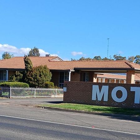 Aaron Inn Motel Narrabri Exterior photo