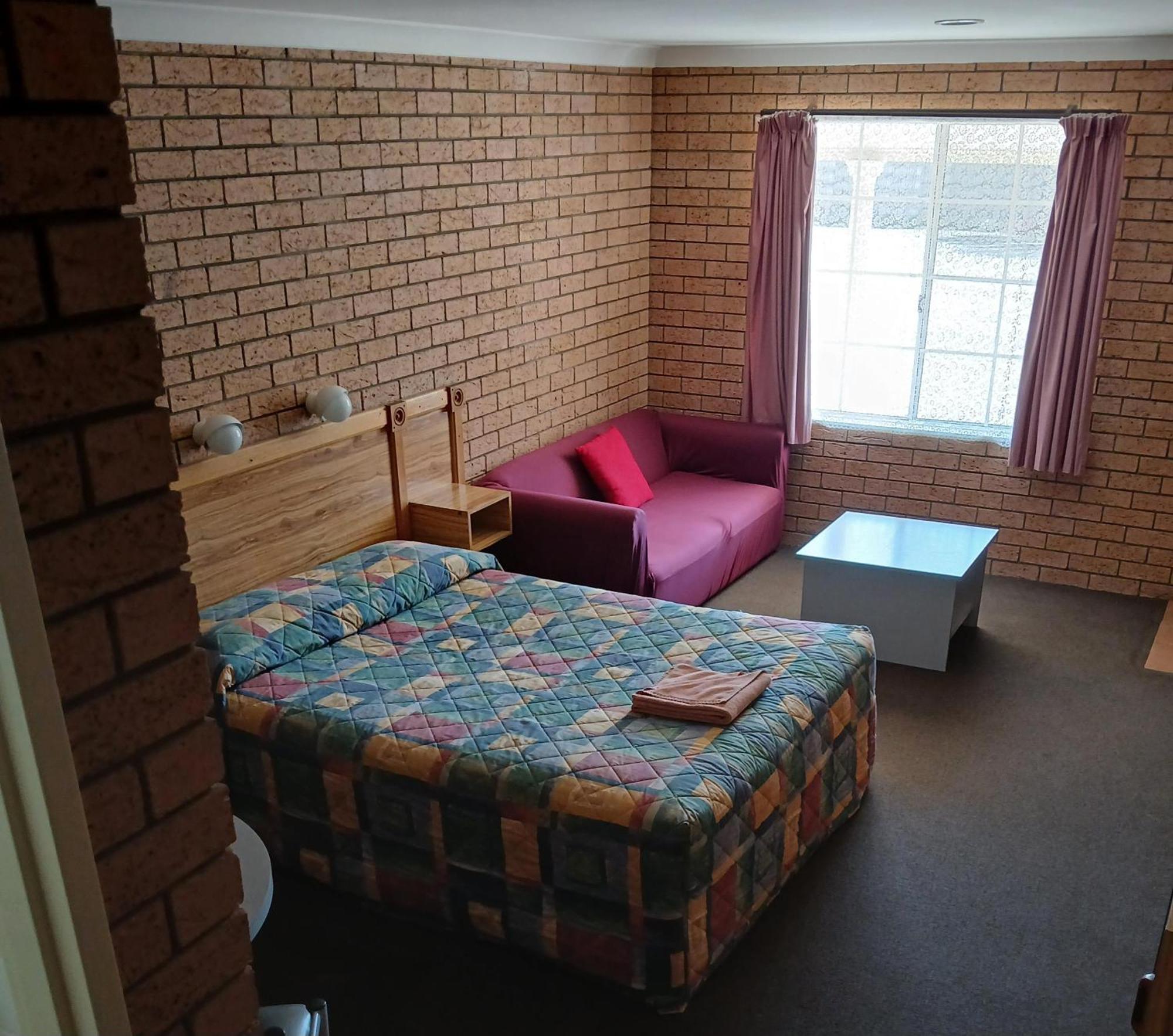 Aaron Inn Motel Narrabri Exterior photo
