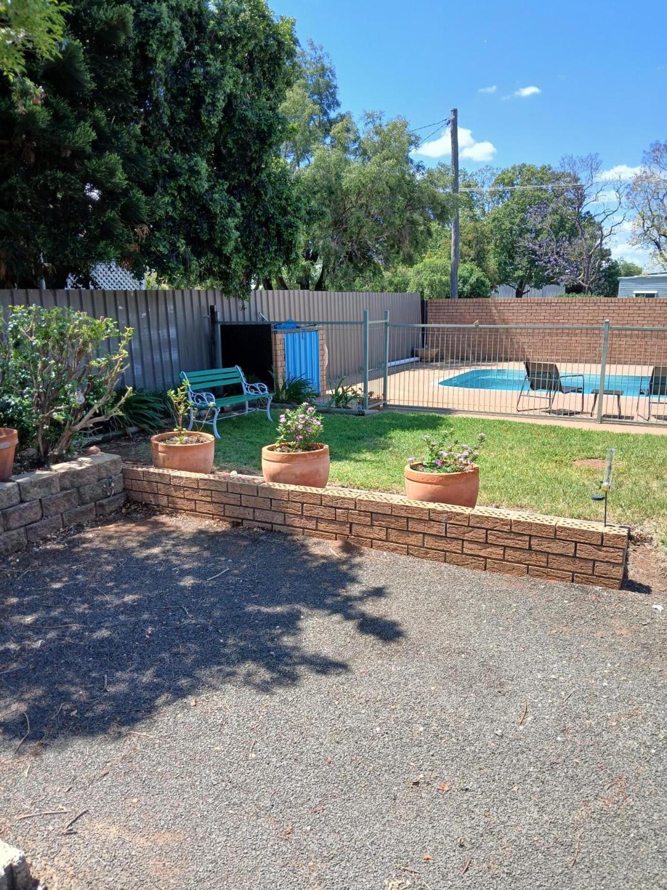 Aaron Inn Motel Narrabri Exterior photo