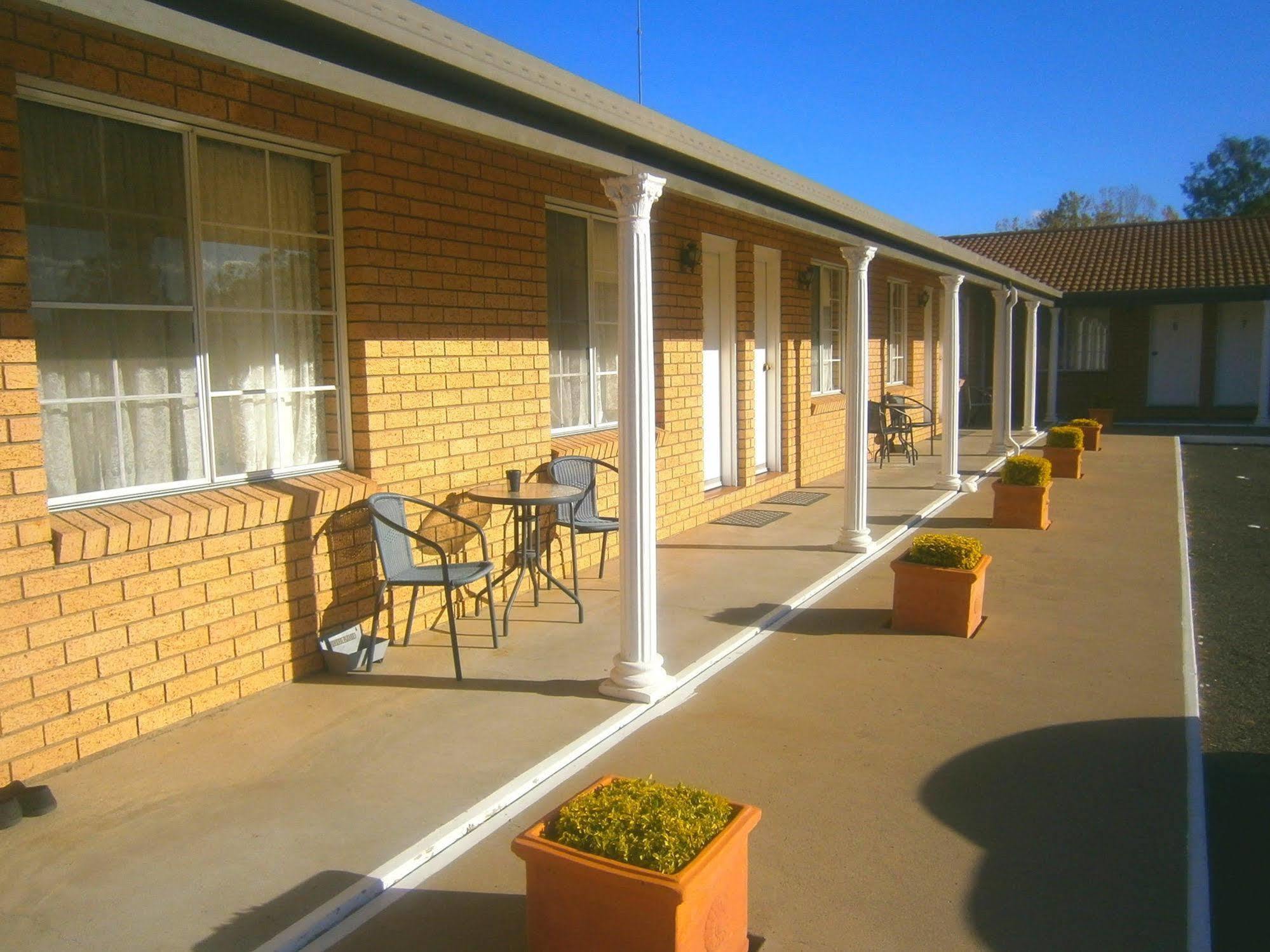 Aaron Inn Motel Narrabri Exterior photo